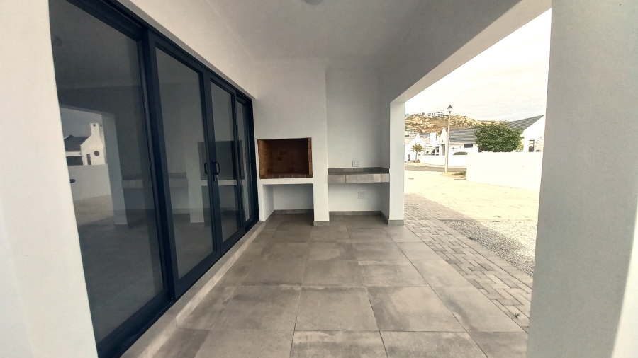3 Bedroom Property for Sale in Sandy Point Western Cape